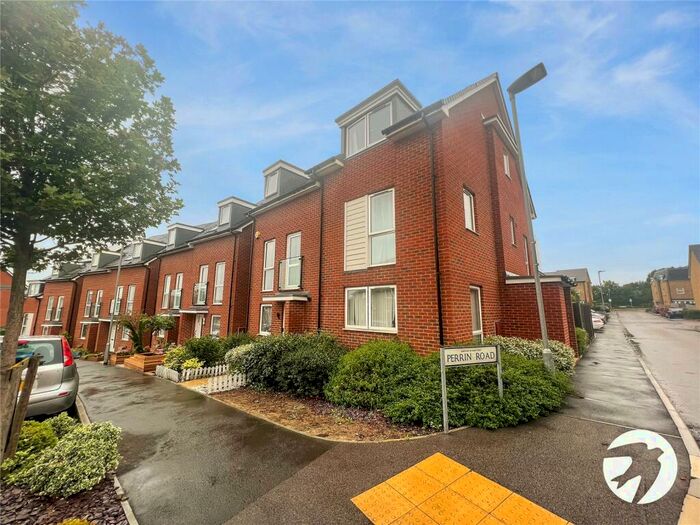 4 Bedroom Semi-Detached House To Rent In Burroughs Drive, Dartford, Kent, DA1