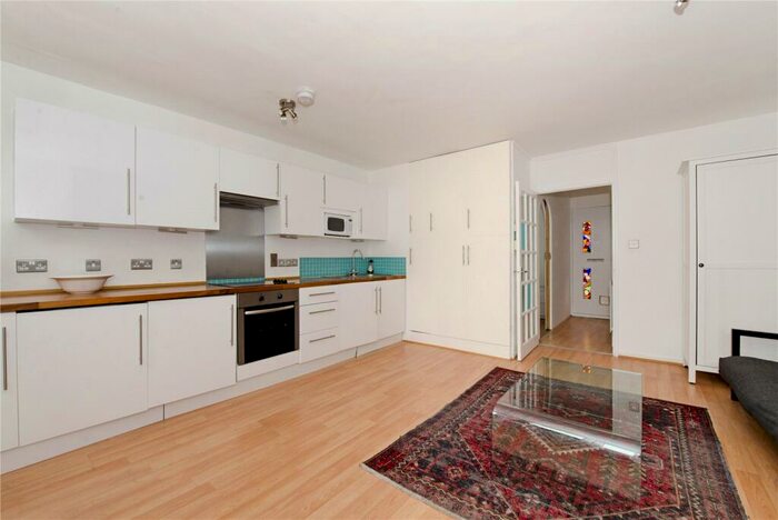 1 Bedroom Flat To Rent In Jessop Court, Graham Street, N1