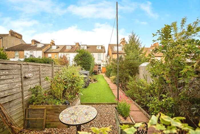 2 Bedroom Terraced House For Sale In Kingsley Road, Maidstone, Kent, ME15