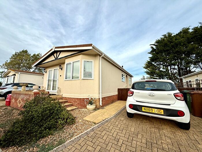 2 Bedroom Mobile/park Home For Sale In Seaview Park Homes Easington Road, Hartlepool, TS24