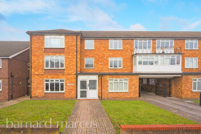 2 Bedroom Flat To Rent In St Philips Avenue, Worcester Park, KT4