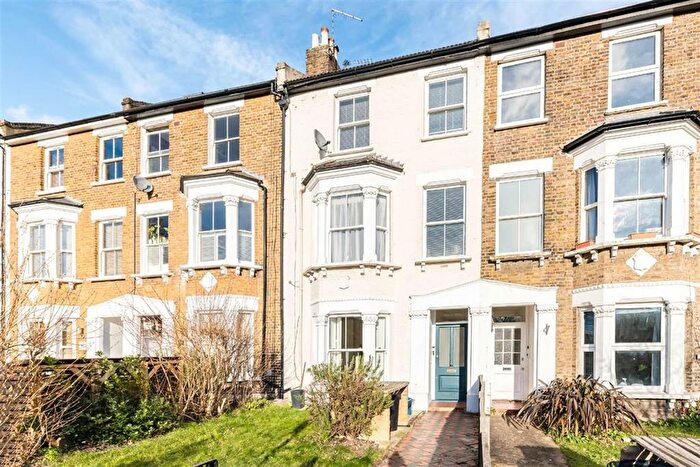 2 Bedroom Flat To Rent In Stanley Road, Teddington, TW11