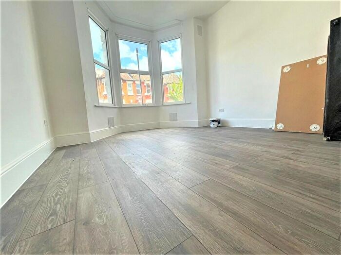 5 Bedroom Semi-Detached House To Rent In Frobisher Road, London, N8