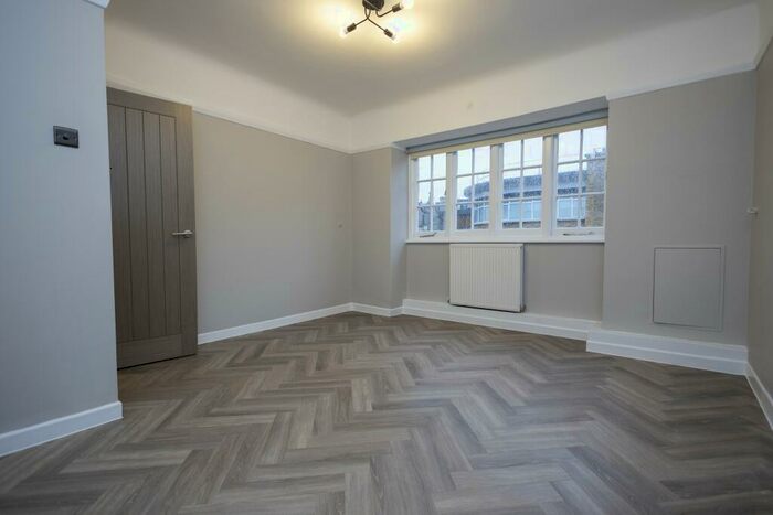 2 Bedroom Flat To Rent In Richmond Hill, Bournemouth, BH2