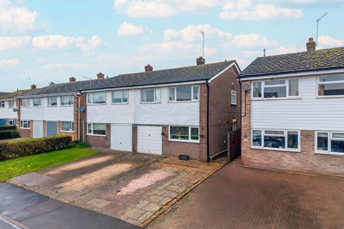 3 Bedroom Semi Detached House For Sale In Lenton Close, Brampton, Huntingdon, Cambridgeshire, PE28