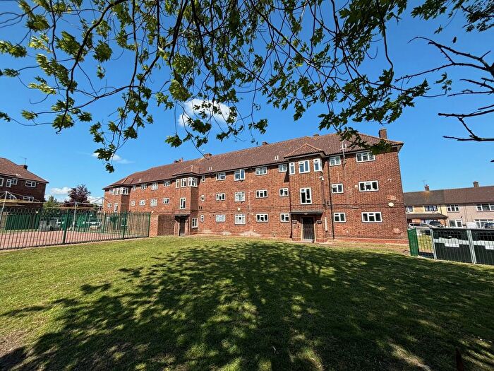 1 Bedroom Flat To Rent In Chesham House, Leyburn Crescent, RM3