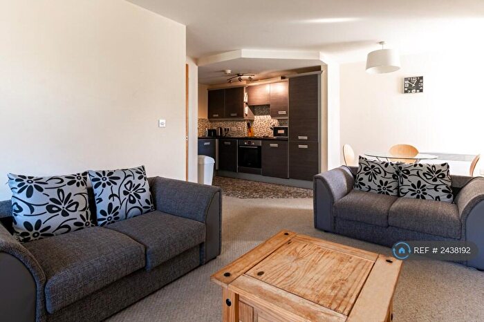 2 Bedroom Flat To Rent In Ladybarn Lane, Manchester, M14