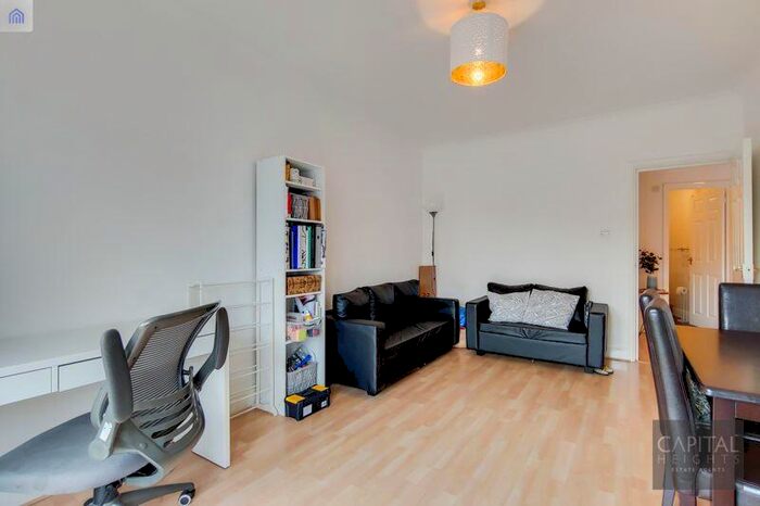 2 Bedroom Flat To Rent In Blenheim Place, Stepney Way, London, E1