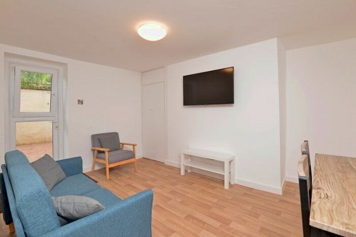 2 Bedroom Flat To Rent In Pennsylvania Road, Exeter, EX4