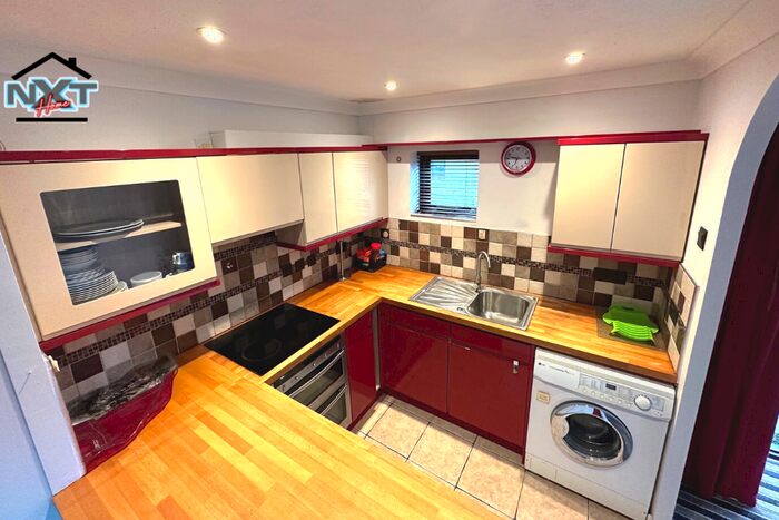 2 Bedroom Ground Flat To Rent In Powdermill Lane, Waltham Abbey, Essex, EN9