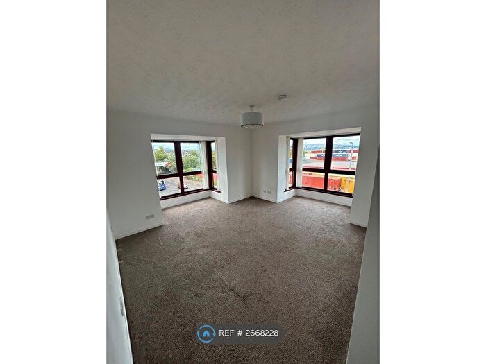 2 Bedroom Flat To Rent In Braemar Gardens, Greenock, PA16