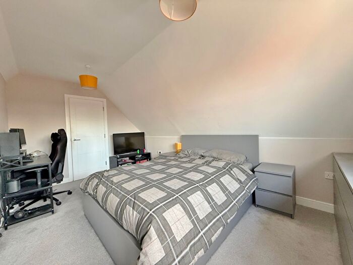 3 Bedroom Semi-Detached House For Sale In Chalk Way, Drayton, PO6