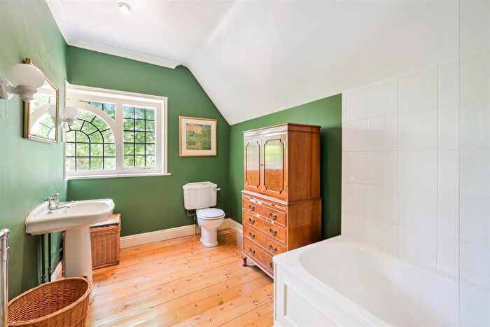 5 Bedroom Detached House For Sale In Waterhouse Lane, Kingswood, KT20