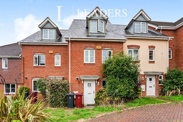 4 Bedroom House To Rent In Bostock Road, Chichester, PO19