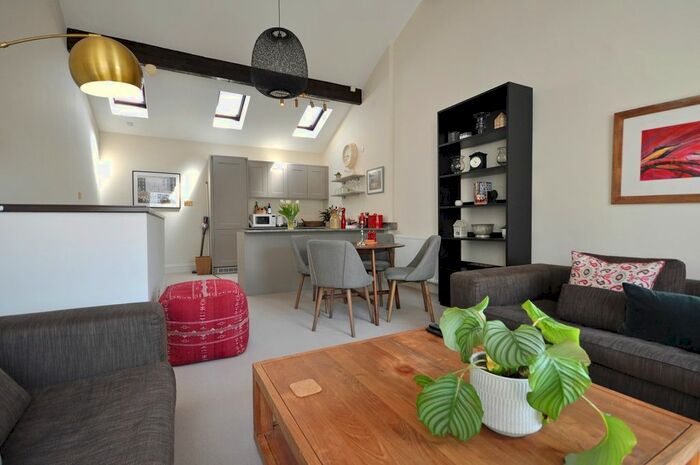 2 Bedroom Town House To Rent In St Lukes Road, Cheltenham, GL53