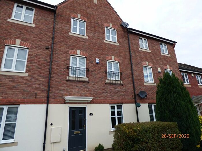 3 Bedroom Terraced House To Rent In Astley Road, B60