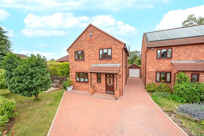 4 Bedroom Detached House For Sale In Glebe Field Drive, Wetherby, West Yorkshire, LS22