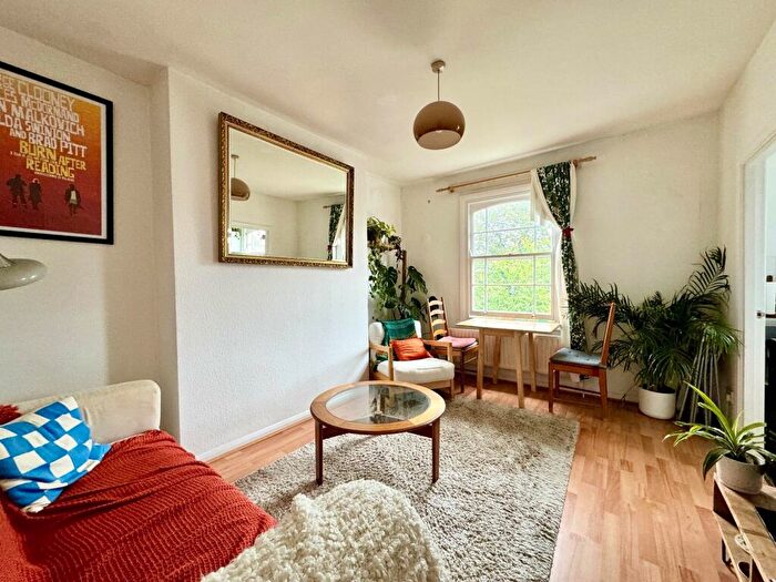 2 Bedroom Flat To Rent In Wray Crescent, Finsbury Park, N4