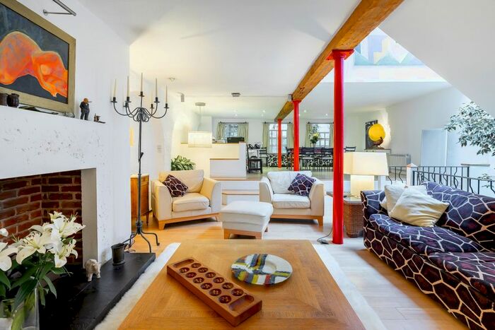 4 Bedroom Flat To Rent In Bourlet Close, London, W1W