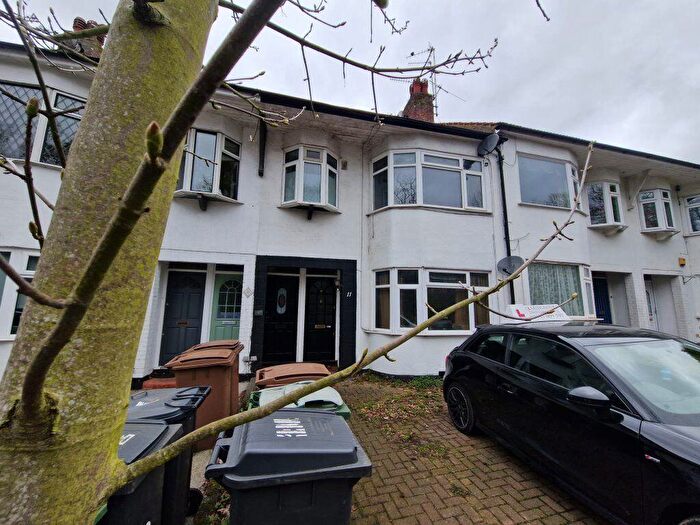 2 Bedroom Maisonette To Rent In North Chingford, E4