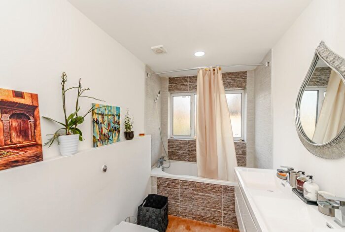 4 Bedroom Detached House For Sale In Beechcroft Gardens, Wembley, HA9