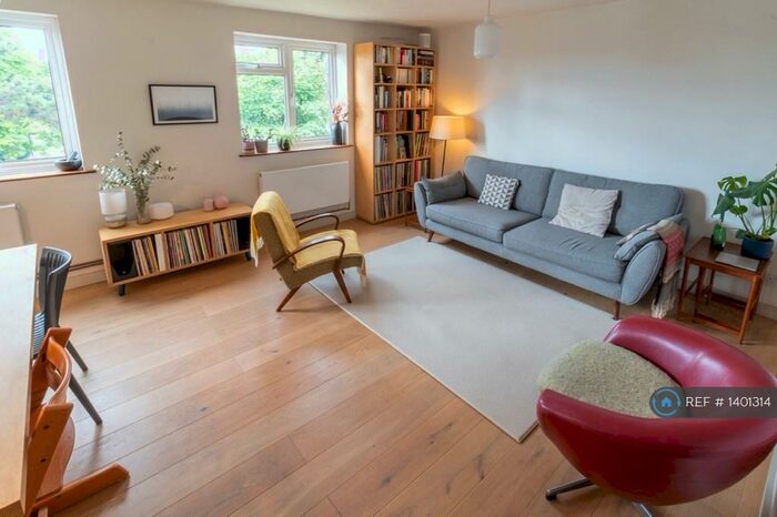 2 Bedroom Flat To Rent In Colin Court, London, SE6