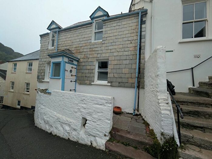 3 Bedroom House To Rent In The Cabin, Garrett Street, PL10