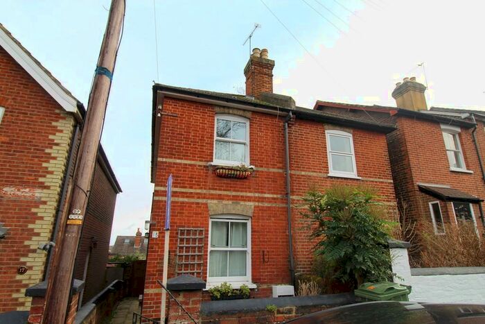 4 Bedroom Semi-Detached House To Rent In Ludlow Road, Guildford, GU2