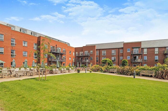2 Bedroom Apartment For Sale In Monument Place, Endless Street, Salisbury, SP1