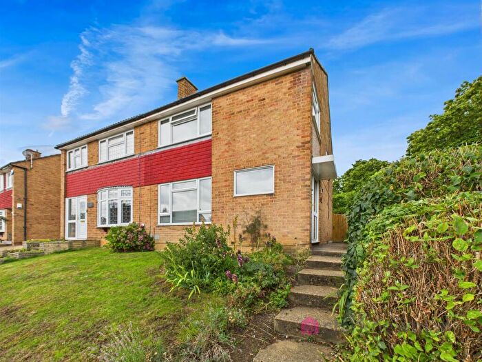 3 Bedroom Semi-Detached House For Sale In Fir Park, Harlow, CM19