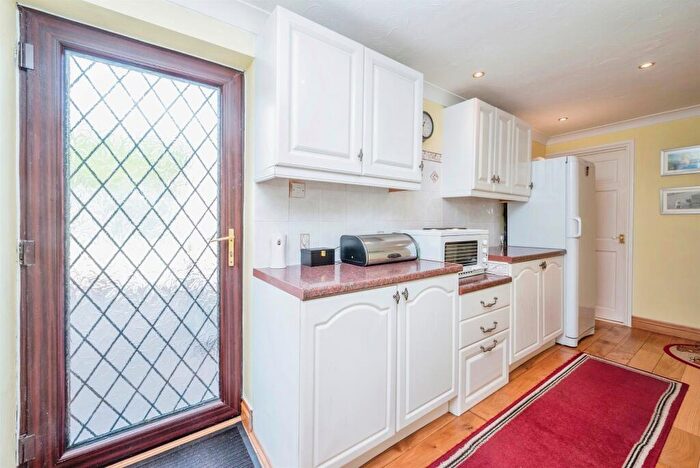 4 Bedroom Detached House For Sale In Hall Road, Hopton, Great Yarmouth, NR31