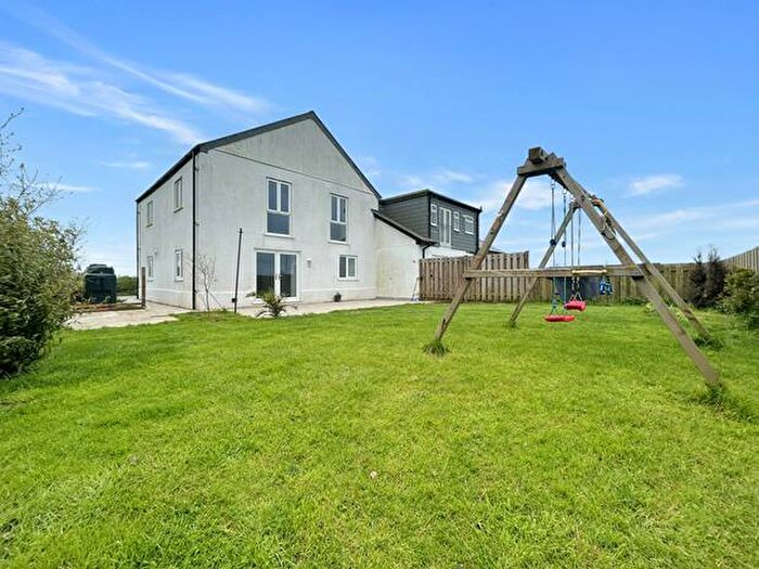 3 Bedroom Semi-Detached House To Rent In Liskeard, Cornwall, PL14