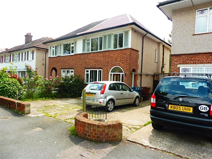 3 Bedroom Semi-Detached House To Rent In Waverley Road, Harrow, HA2