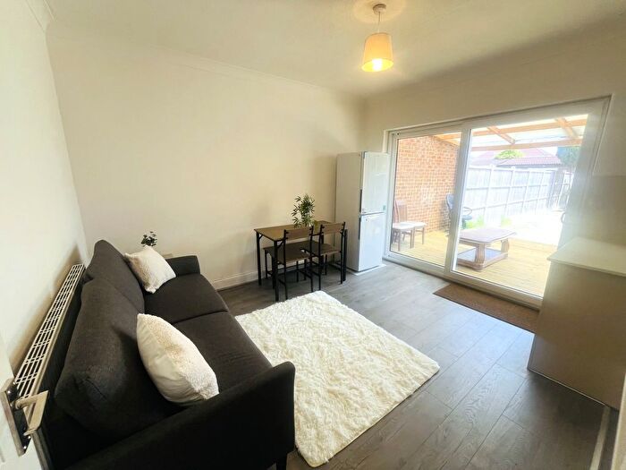 4 Bedroom Semi-Detached House To Rent In Cardington Square, Hounslow, TW4
