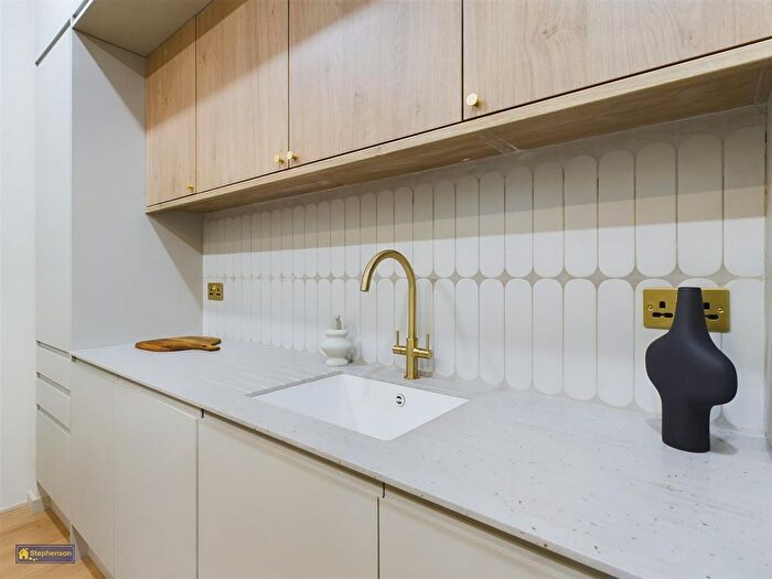 2 Bedroom Flat To Rent In Bishop Lane, Hull, HU1