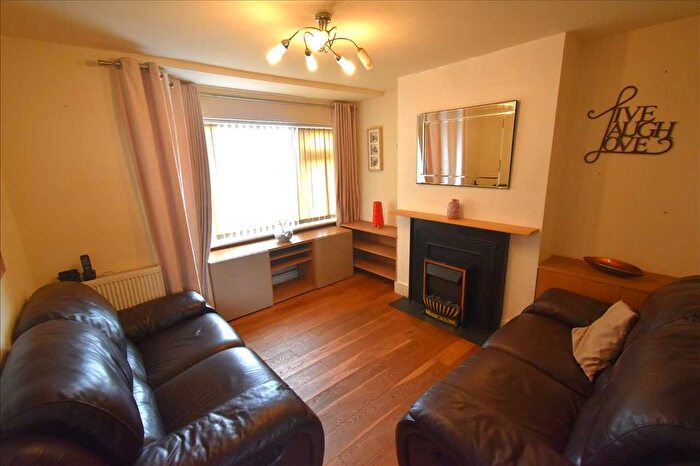 2 Bedroom Flat To Rent In Holmleigh Avenue, Dartford, DA1