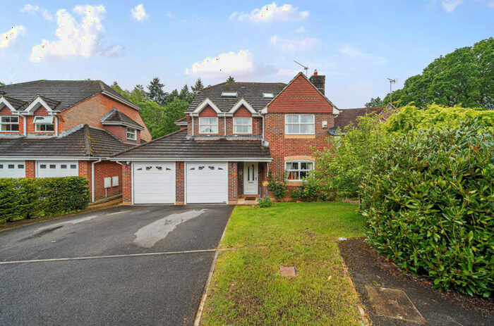 5 Bedroom Detached House To Rent In Blencowe Drive, Chandler's Ford, Hampshire, SO53