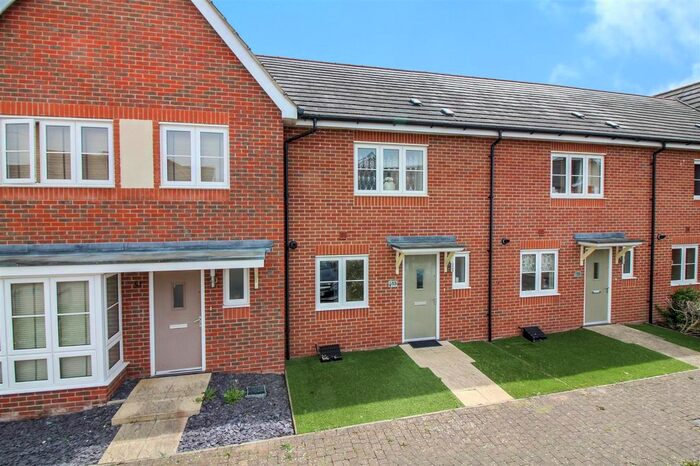 2 Bedroom Property To Rent In Avalon Street, Aylesbury, HP18