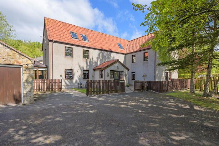 3 Bedroom Flat For Sale In Tinian Coach House, Main Street, Newmills, KY12