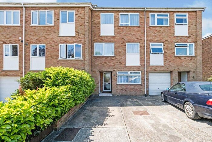 Property To Rent In Glengall Road, Woodford Green, IG8