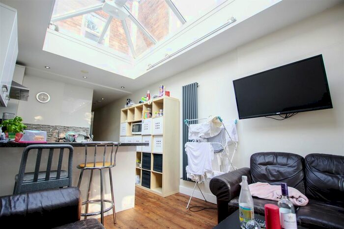 7 Bedroom Property To Rent In Tiverton Road, Selly Oak, Birmingham, B29