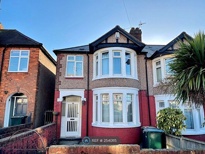 3 Bedroom End Of Terrace House To Rent In Lavender Avenue, Coventry, CV6