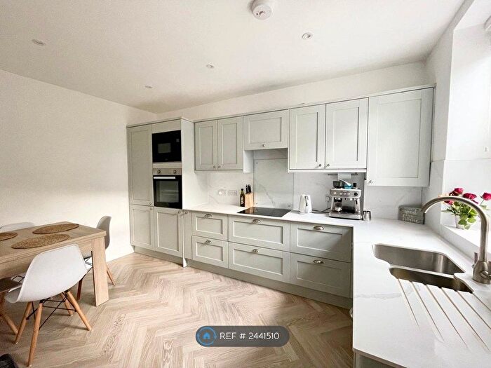 3 Bedroom Terraced House To Rent In Sherwell Hill, Torquay, TQ2