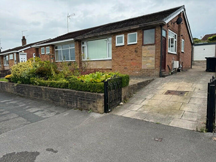 2 Bedroom Detached Bungalow To Rent In Kirkwood View, Leeds, West Yorkshire, LS16