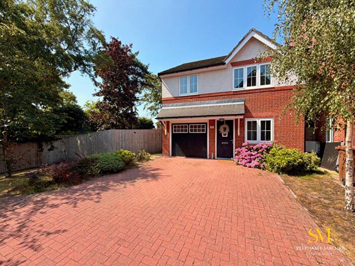 3 Bedroom Detached House For Sale In Lenton Avenue, Formby, Liverpool, L37