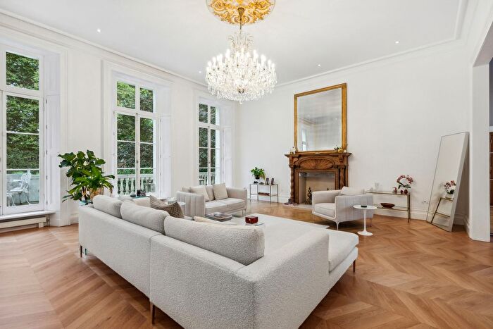 3 Bedroom Maisonette To Rent In Hyde Park Square, Hyde Park, W2