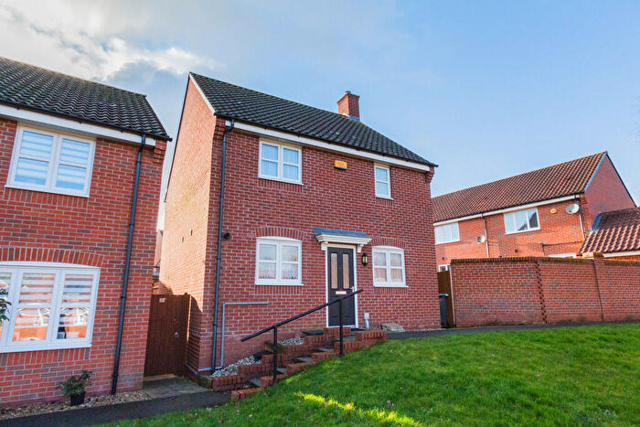 3 Bedroom Detached House For Sale In Harrington Road, Irthlingborough, NN9