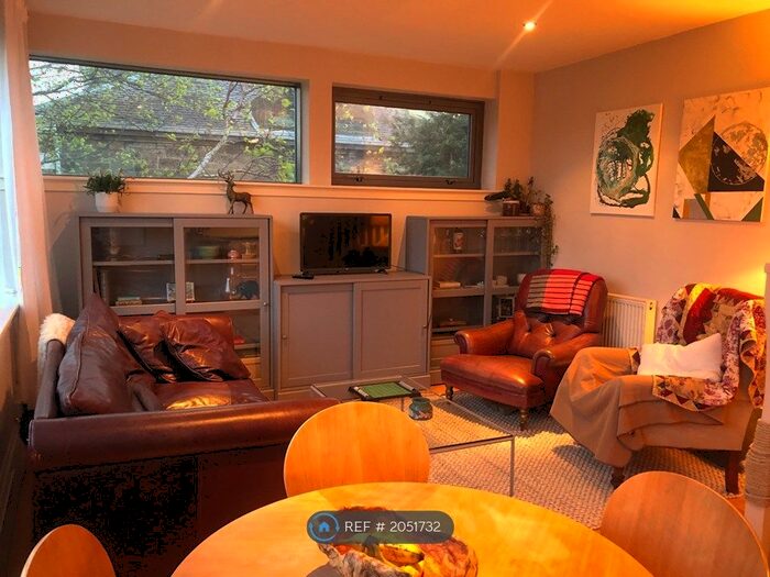 2 Bedroom Flat To Rent In St Johns Road, Edinburgh, EH12