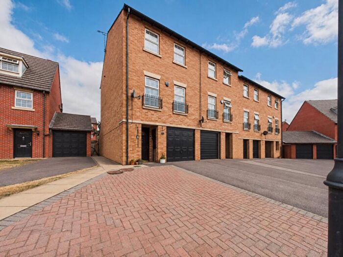 3 Bedroom Mews For Sale In Crofters Court, , Balby, DN4