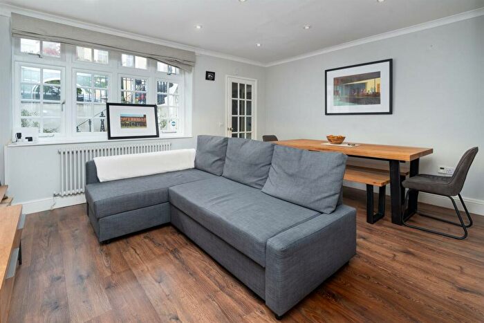 2 Bedroom Apartment To Rent In Offord Road, Barnsbury, N1